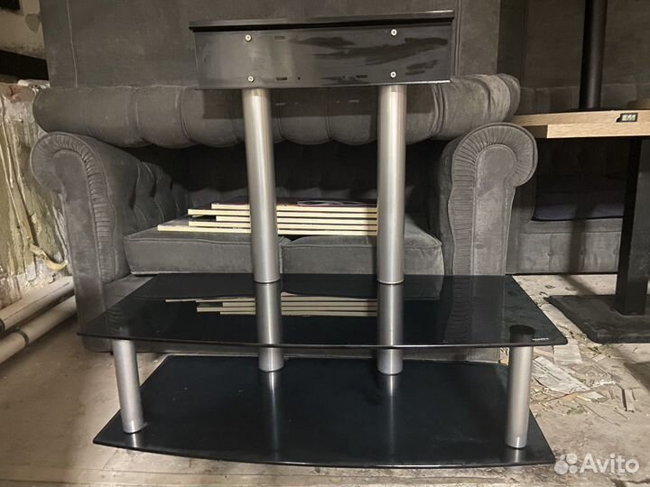 Тумба под телевизор стеклянная