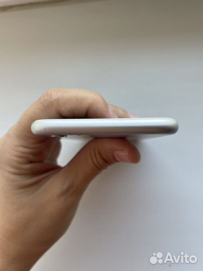 Телефон iPhone 6s 64 silver