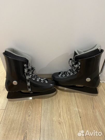 Коньки хоккейные