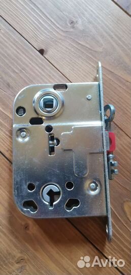 Ручка дверная с замком