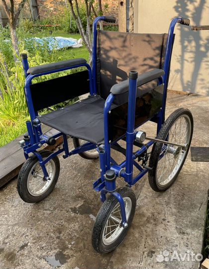 Инвалидная складная коляска с рычажным управлением