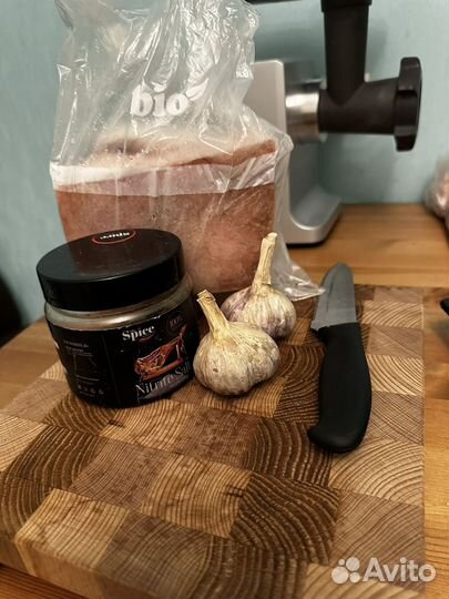 Мясные деликатесы