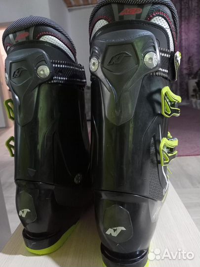 Горнолыжные ботинки