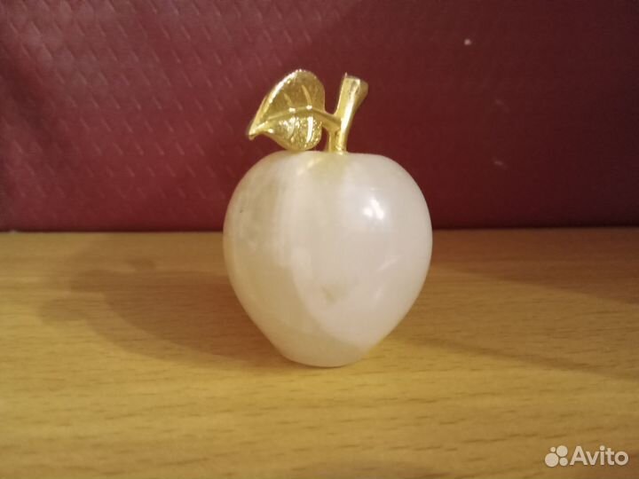 Сувенир яблоко из оникса