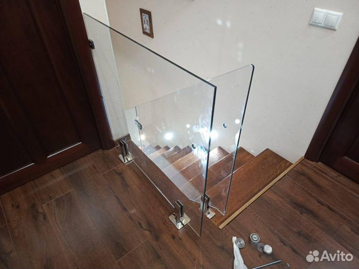 Стеклянные перила для лестниц