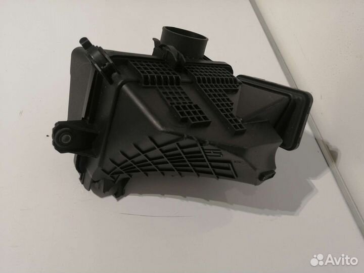 Корпус воздушного фильтра Kia Stinger