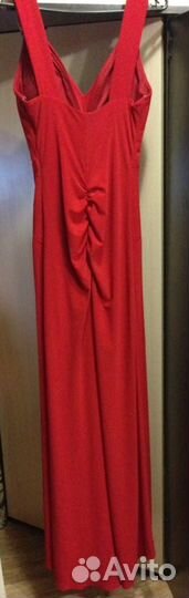 Вечернее платье со шлейфом р. 42-44