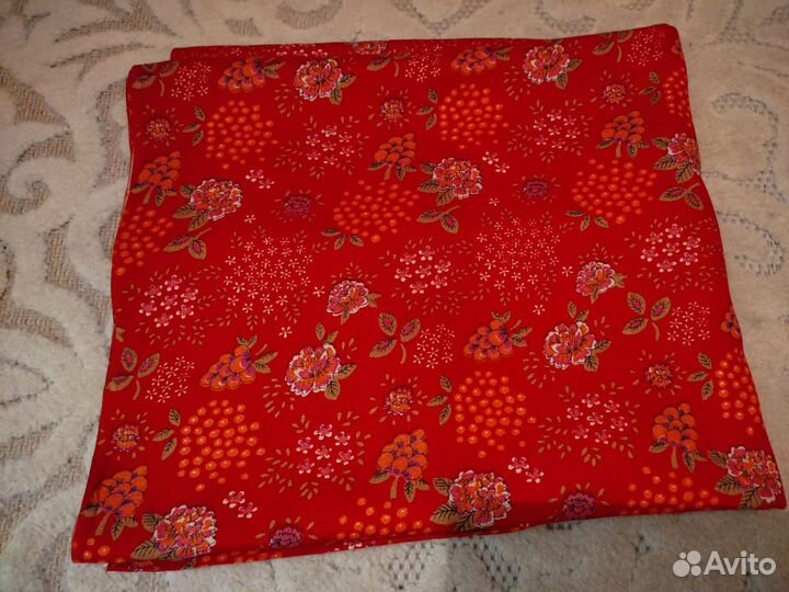 Отрез ткани шелк