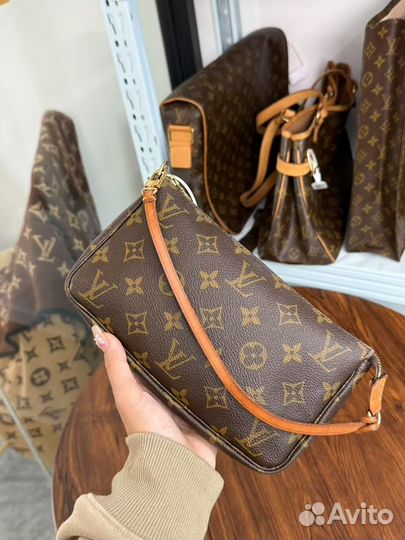 Сумка Louis Vuitton Pochette