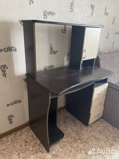 Компьютерный стол