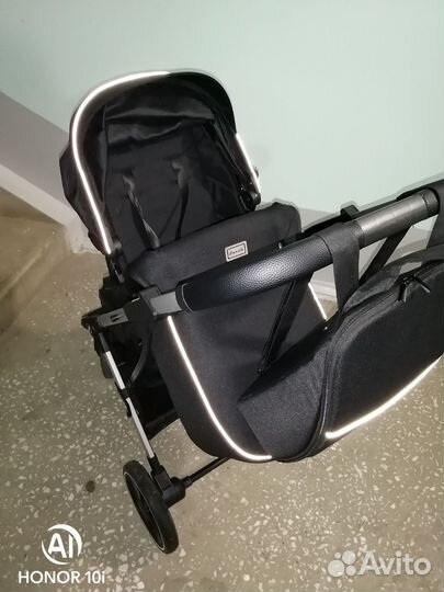 Коляска прогулочная с реверсивным блоком