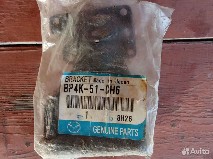 Кронштейн омывателя фар Mazda 3