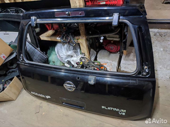 Крышка багажника Nissan Armada