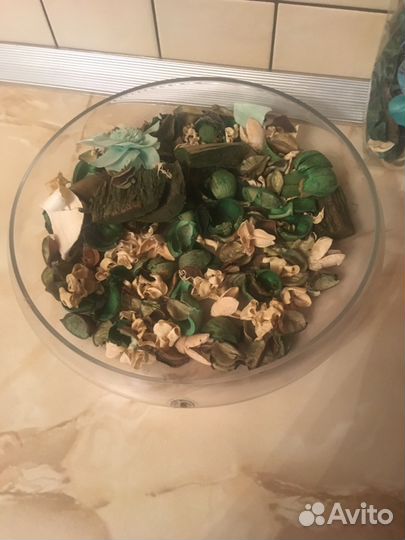 Ваза с декором натуральные шишки и и.д. Аромат