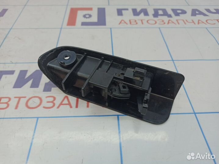 Ручка открывания лючка бензобака Toyota Auris (E150) 77306-52040. Потертость