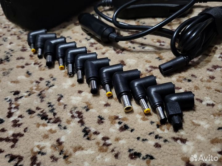 Универсальная автомобильная зарядка для ноутбука