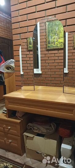 Спальный гарнитур