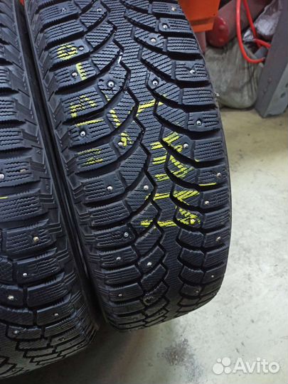Bridgestone Blizzak Spike-01 225/65 R17 106T
