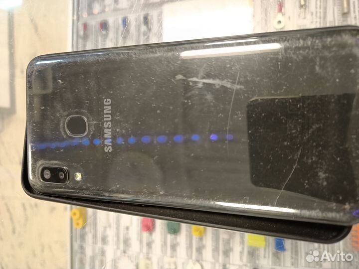 Samsung Galaxy A20, 3/32 ГБ