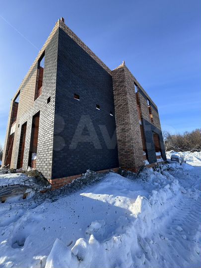Коттедж 235 м² на участке 9 сот.