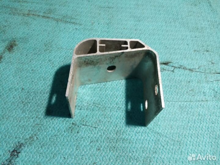 Кронштейн переднего сиденья Ауди A6 c5