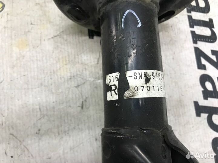 Стойка подвески передняя правая Honda Civic 4D