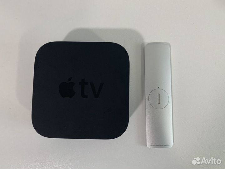 Apple TV 4 32 Gb с серебристым пультом ду