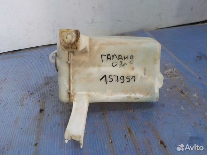 Бачок омывателя лобового стекла Mitsubishi Galant