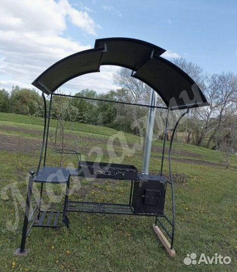 Мангал с крышей
