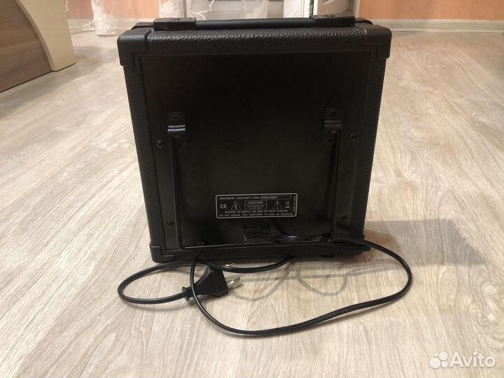 Rocket GA-10 Гитарный комбоусилитель 10 Вт