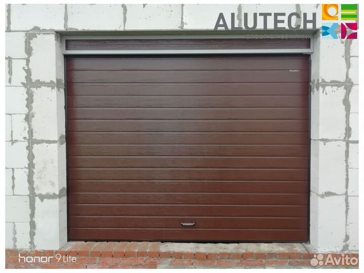 Секционные ворота alutech