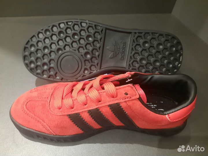 Кроссовки adidas hamburg