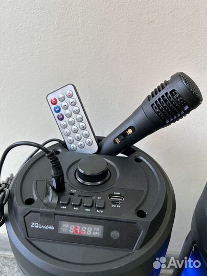 Колонка беспроводная музыкальная с микрофоном