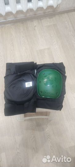 Наколенники