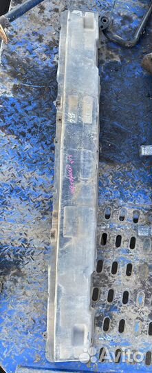 Усилитель переднего бампера Kia Sportage 1