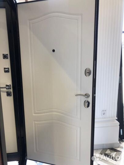 Дверь входная металлическая