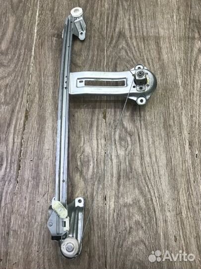 Стеклоподъемник задний правый Opel Zafira B