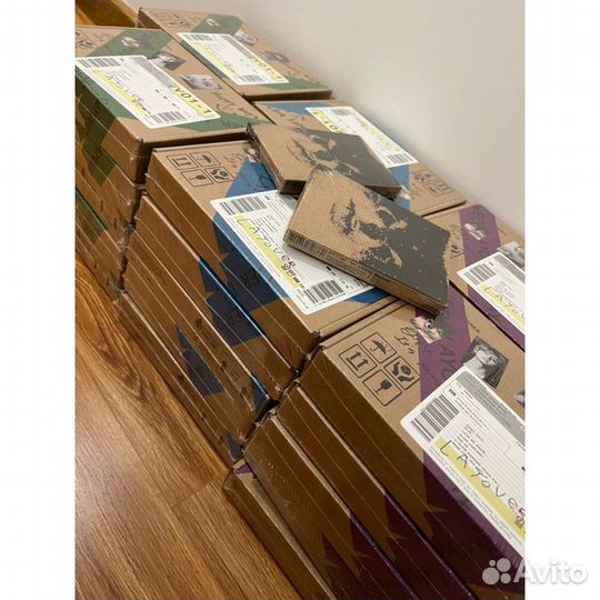 Альбом Тэхёна BTS V Layover- на руках все версии