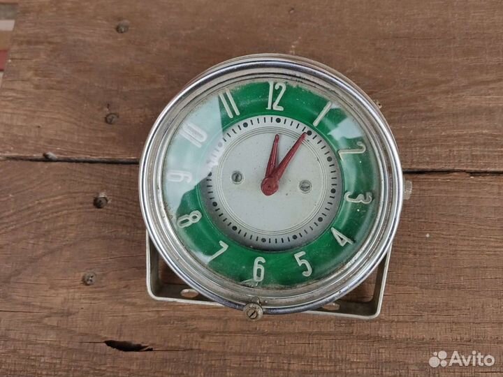 Авто часы Победа