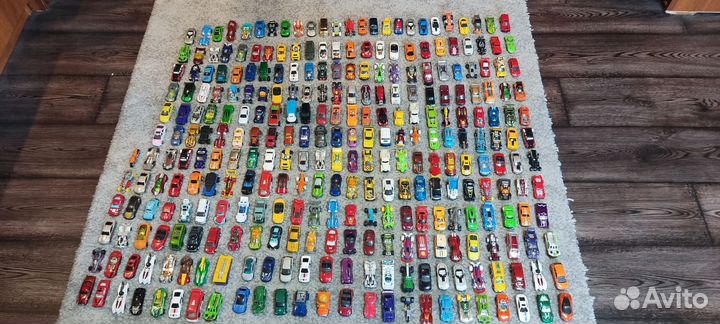 Hot wheels машинки