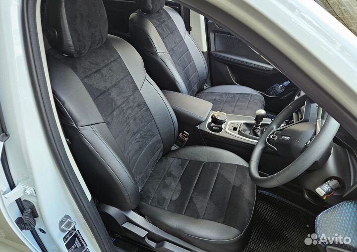 Авточехлы Тойота Исис