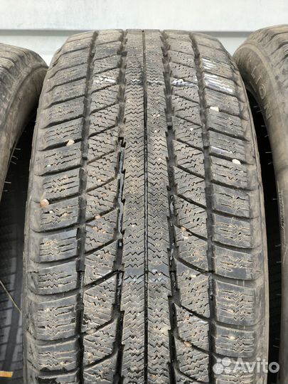Triangle TR777 215/55 R17 33R