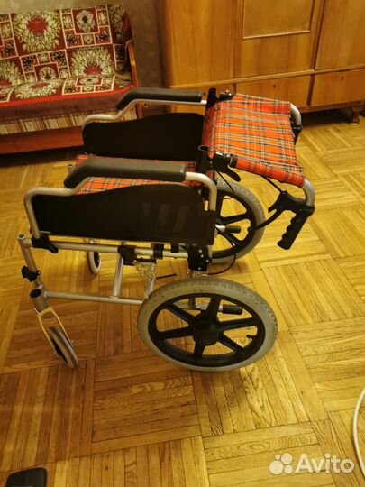 Инвалидная коляска