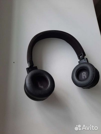 Беспрбеспроводные наушники JBL Live 460NC