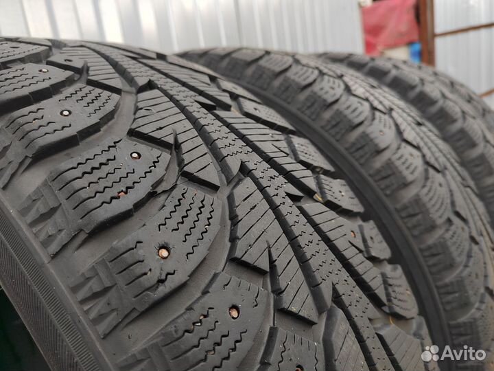Hankook Winter I'Pike 215/60 R17