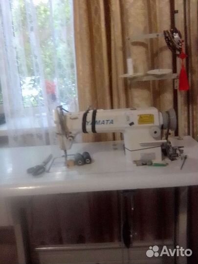 Продам швейную электрическую машинку