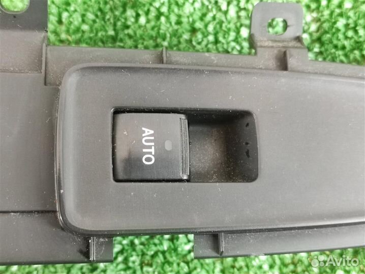 Кнопка стеклоподъемника Lexus GS 450H 2007