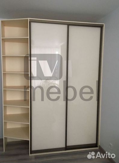 Шкаф двухстворчатый