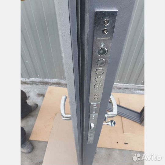 Дверь входная не б/у