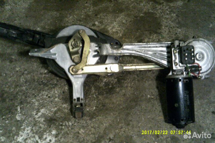 Стеклоочиститель на 124 мерс